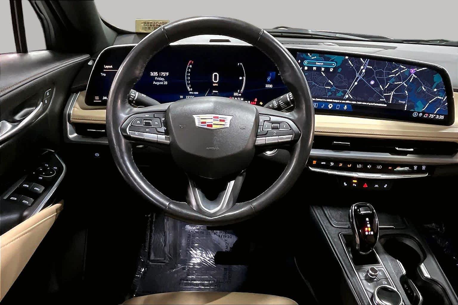 Used 2024 Cadillac XT4 Luxury w/ Cold Weather Package AWD/4WD image 6
