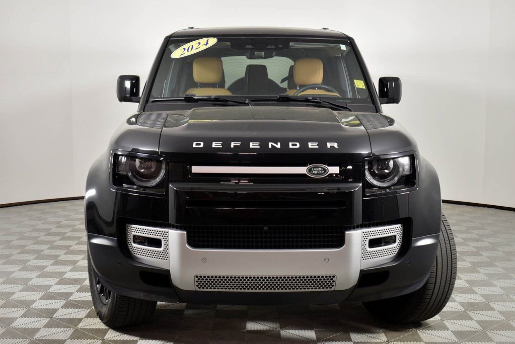 Used 2024 Land Rover Defender 130 S image 5