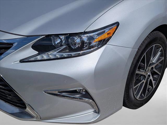 Used 2016 Lexus ES 350 w/ Premium Package w/Wood Trim FWD image 18