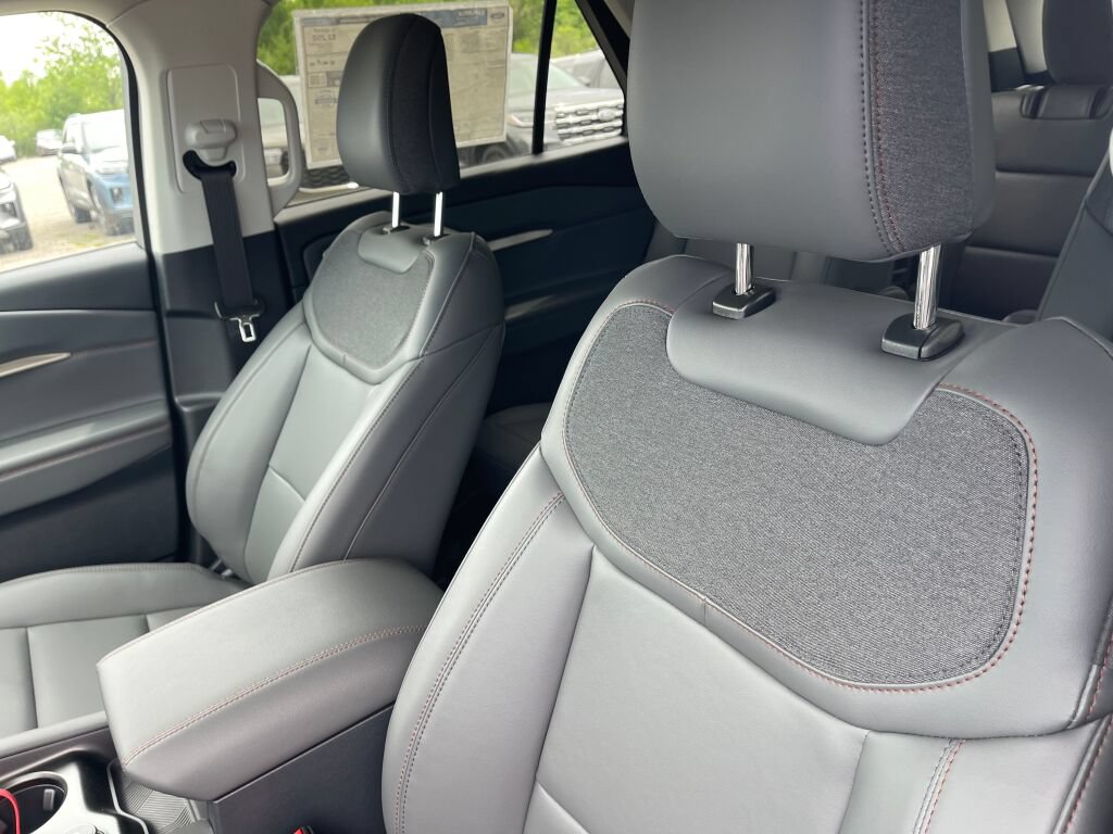 New 2026 Ford Explorer Active w/ Active Comfort Package AWD/4WD image 9