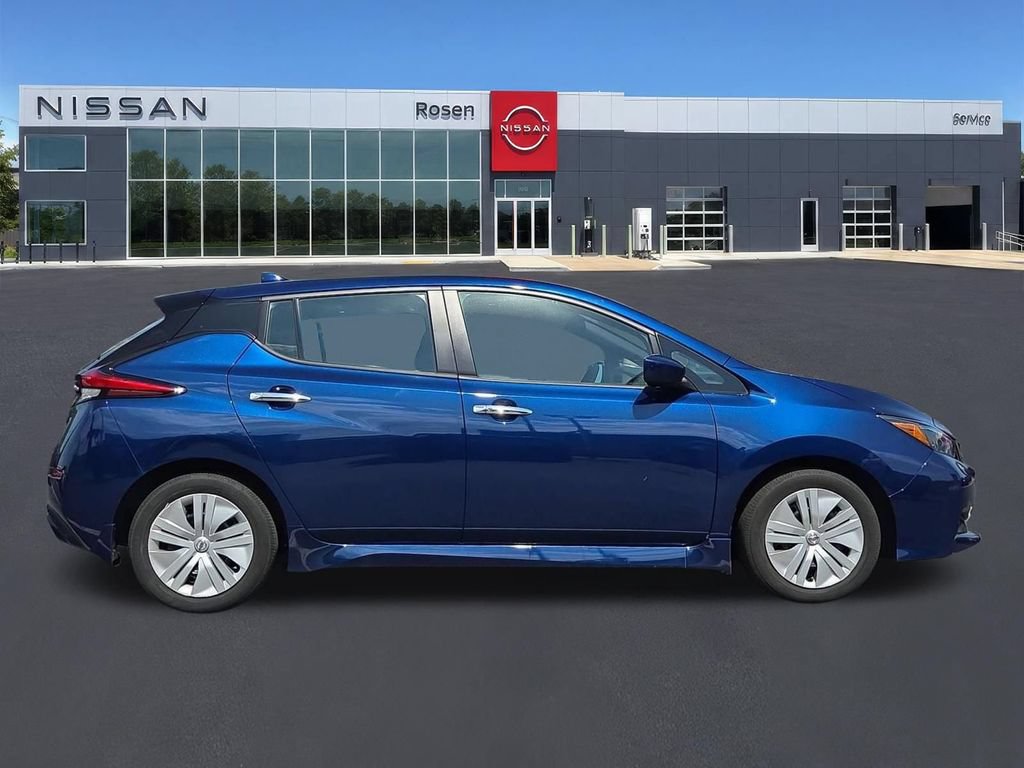 Used 2022 Nissan Leaf S w/ Protection Package FWD image 2