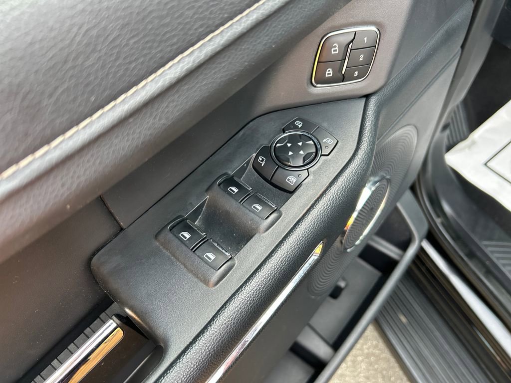 Used 2024 Ford Expedition Max XLT image 13