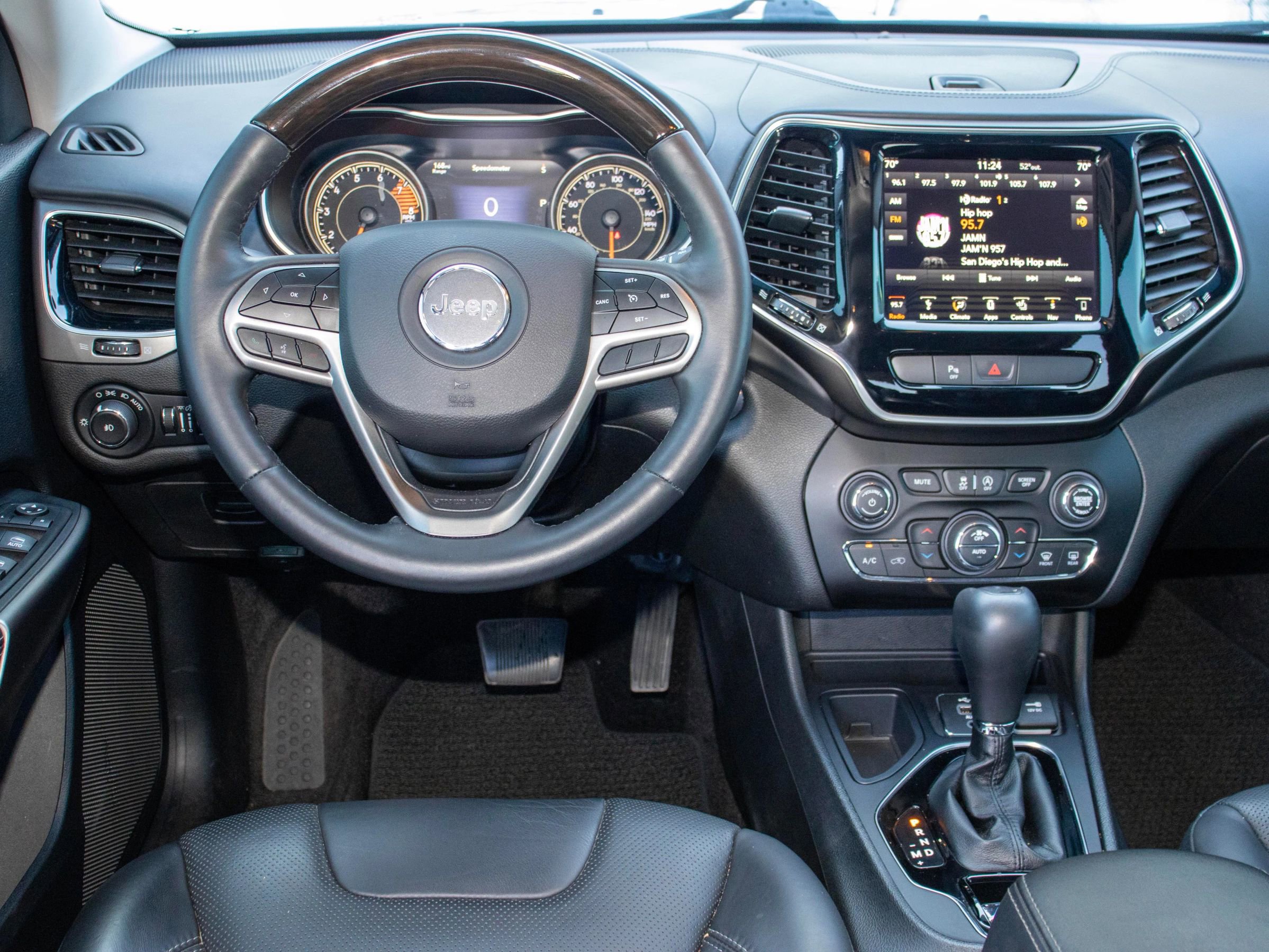 Used 2019 Jeep Cherokee Overland w/ Trailer Tow Group image 9