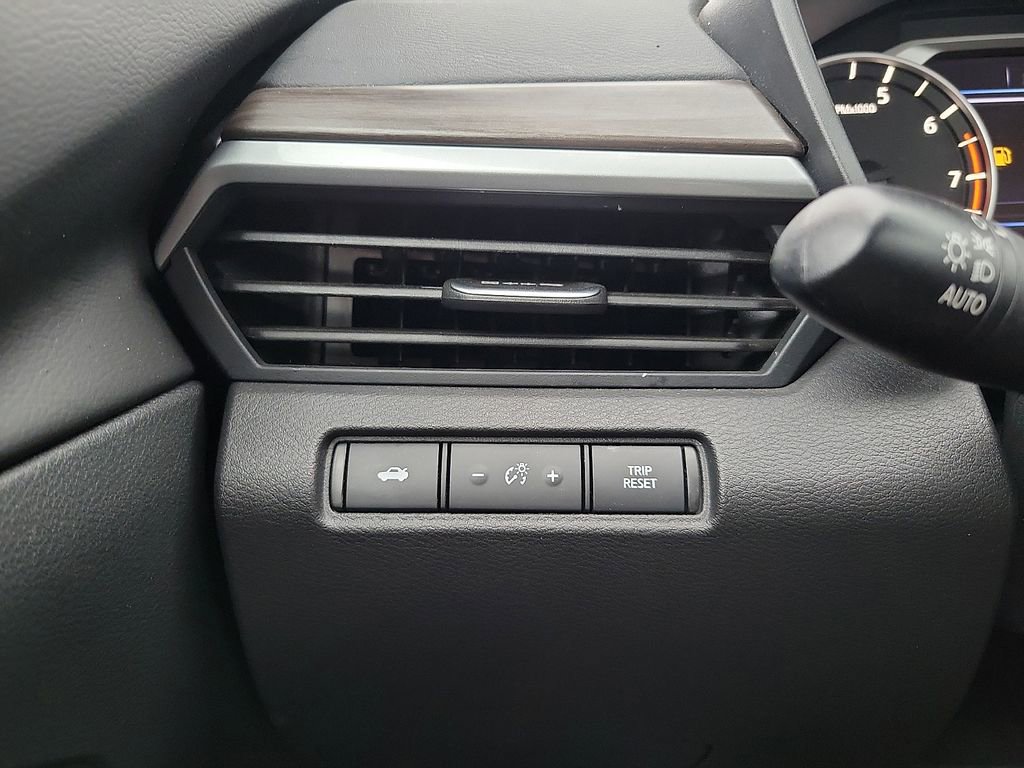 Used 2025 Nissan Altima 2.5 SV FWD image 14