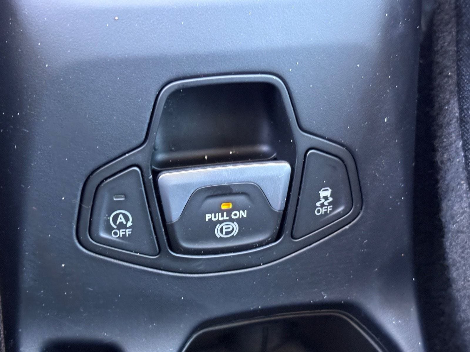 Used 2023 Jeep Renegade Latitude AWD/4WD image 32