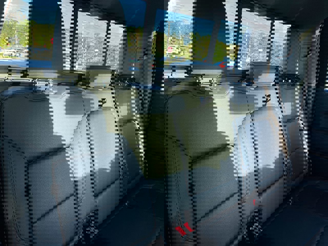 Used 2022 GMC Sierra 1500 SLT w/ SLT Premium Plus Package image 31