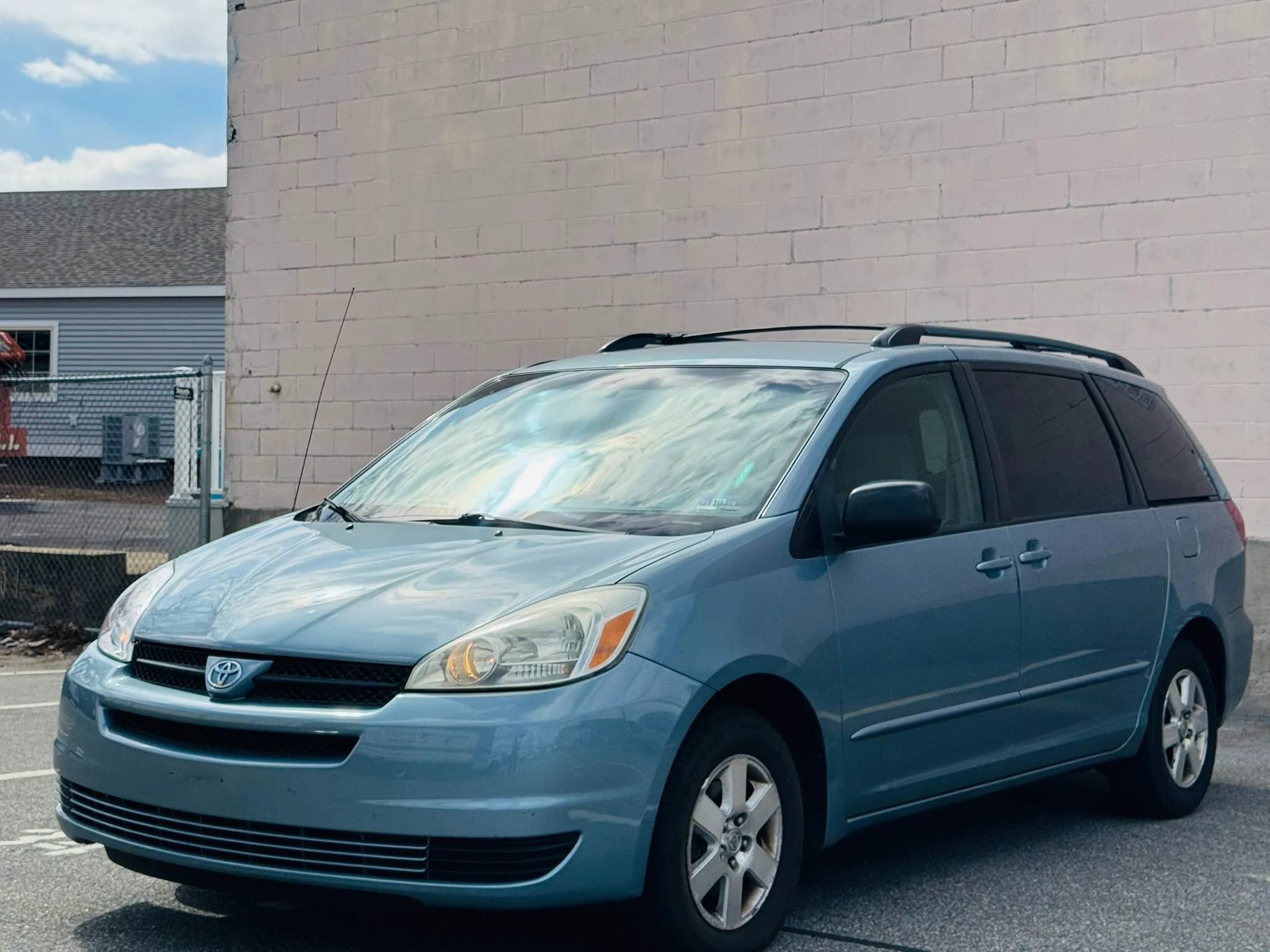 Used 2005 Toyota Sienna CE FWD image 3