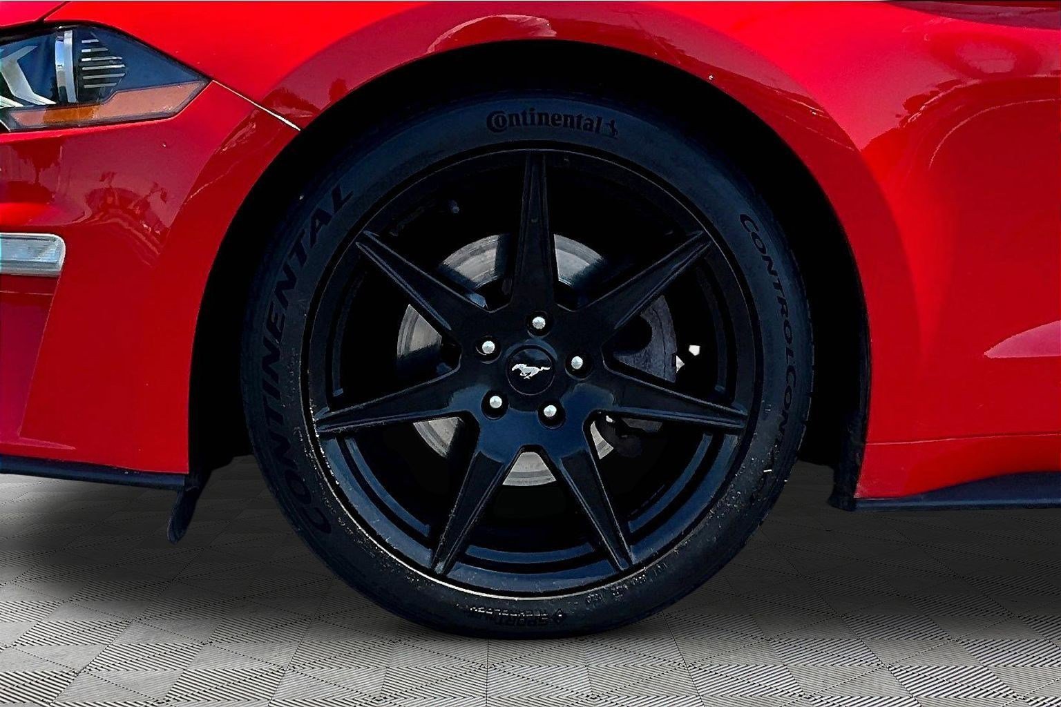Used 2019 Ford Mustang Premium RWD image 33