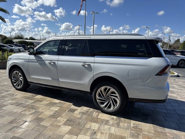 New 2026 Lincoln Navigator L Reserve AWD/4WD image 4