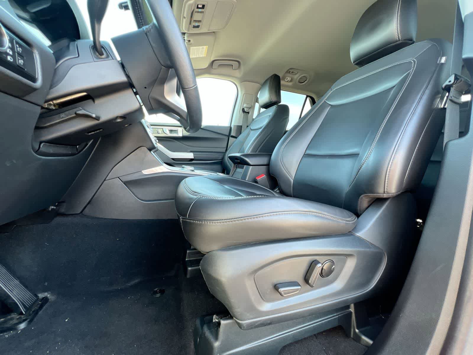 Used 2024 Ford Explorer XLT w/ Equipment Group 202A AWD/4WD image 16