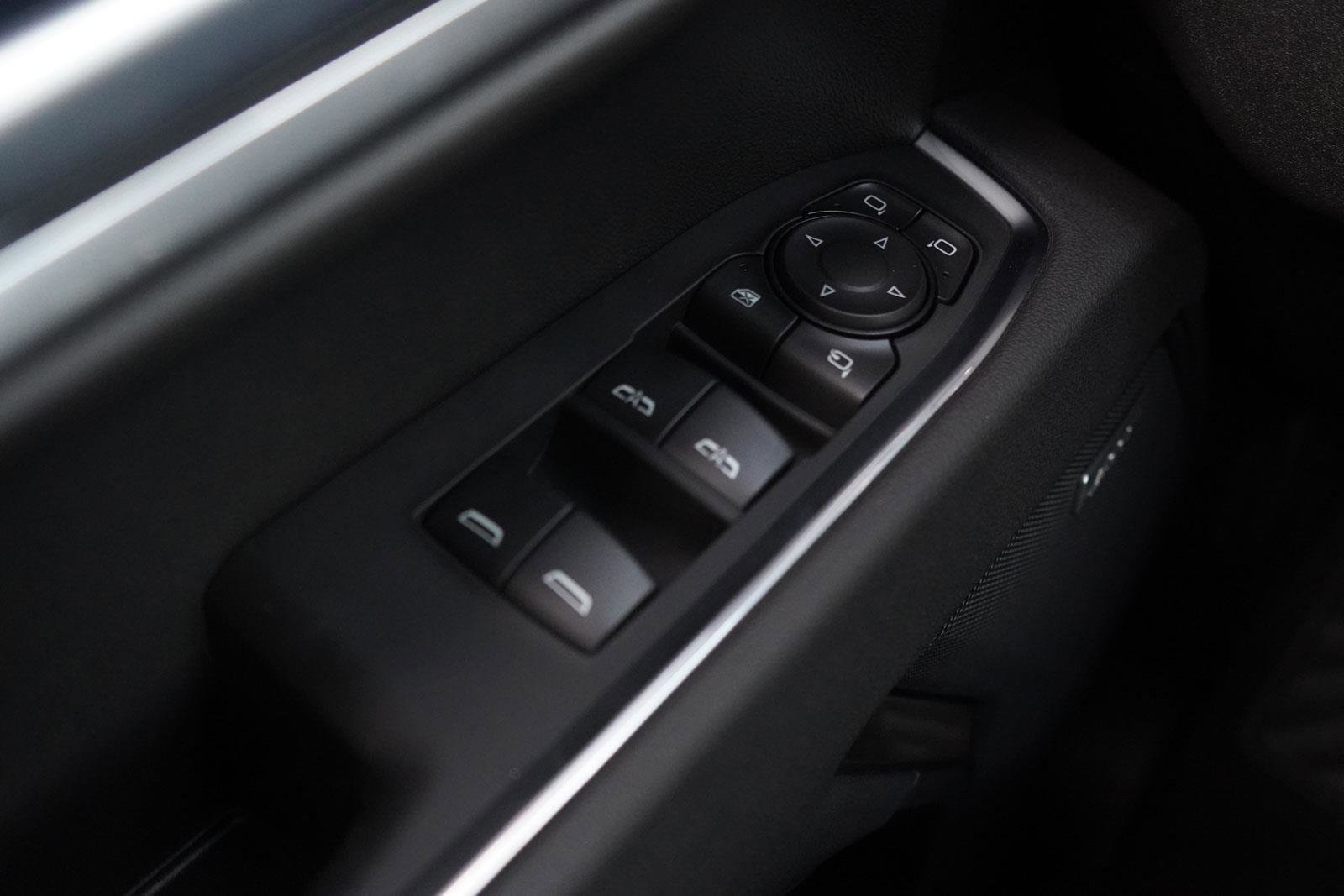 New 2026 GMC Sierra 1500 SLT w/ SLT Convenience Package image 14