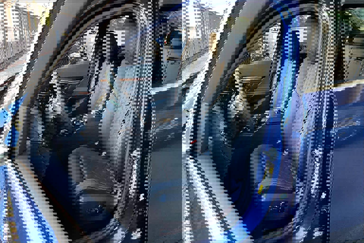 Used 2025 BMW i5 eDrive40i image 7