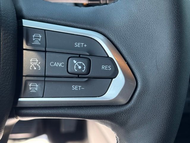 Used 2025 Jeep Compass Latitude w/ Sun & Sound Group image 18