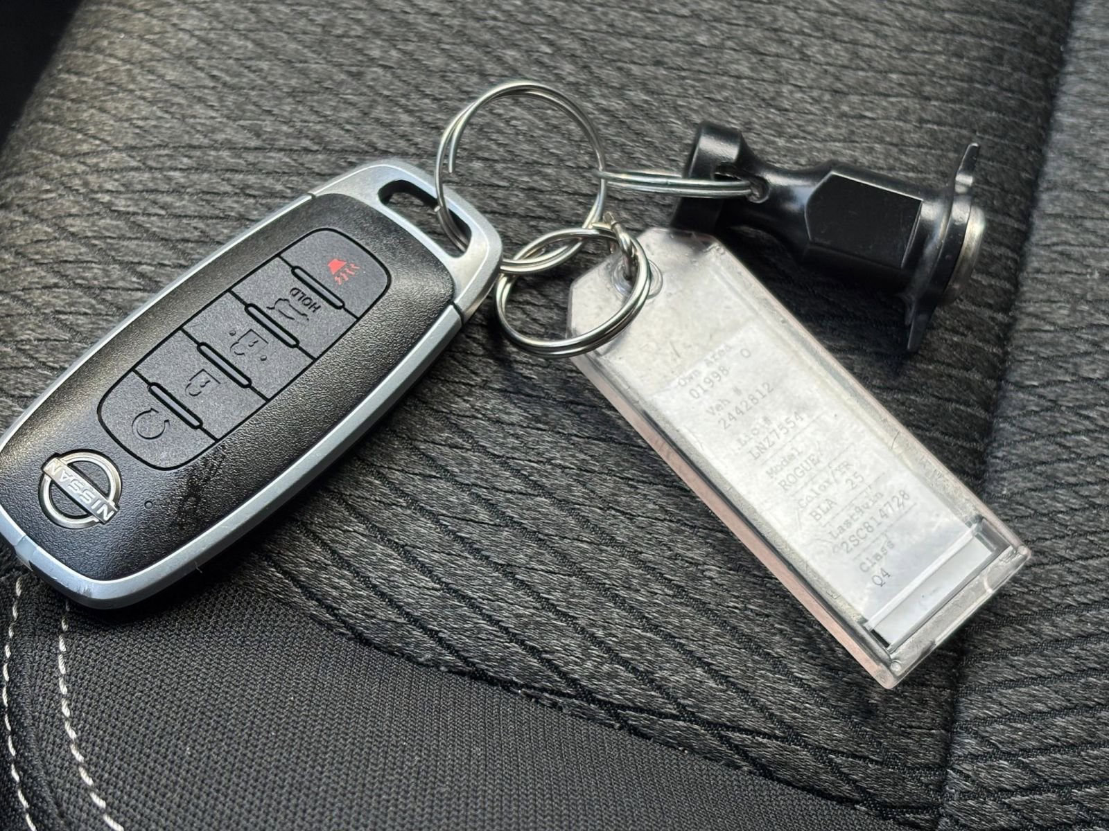 Used 2025 Nissan Rogue SV image 21
