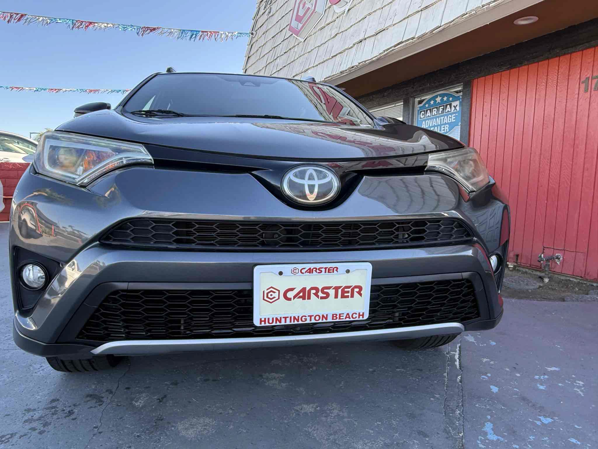 Used 2018 Toyota RAV4 SE w/ All Weather Liner Package FWD image 38