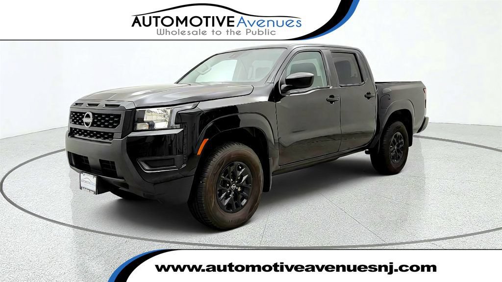 Used 2025 Nissan Frontier S AWD/4WD image 1