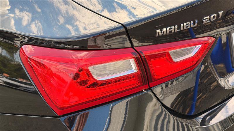 Used 2018 Chevrolet Malibu Premier w/ Premier Sun and Wheel Package FWD image 13