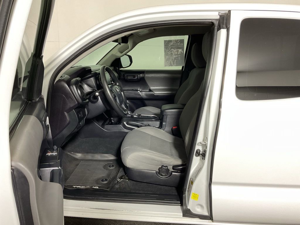 Used 2020 Toyota Tacoma SR image 17
