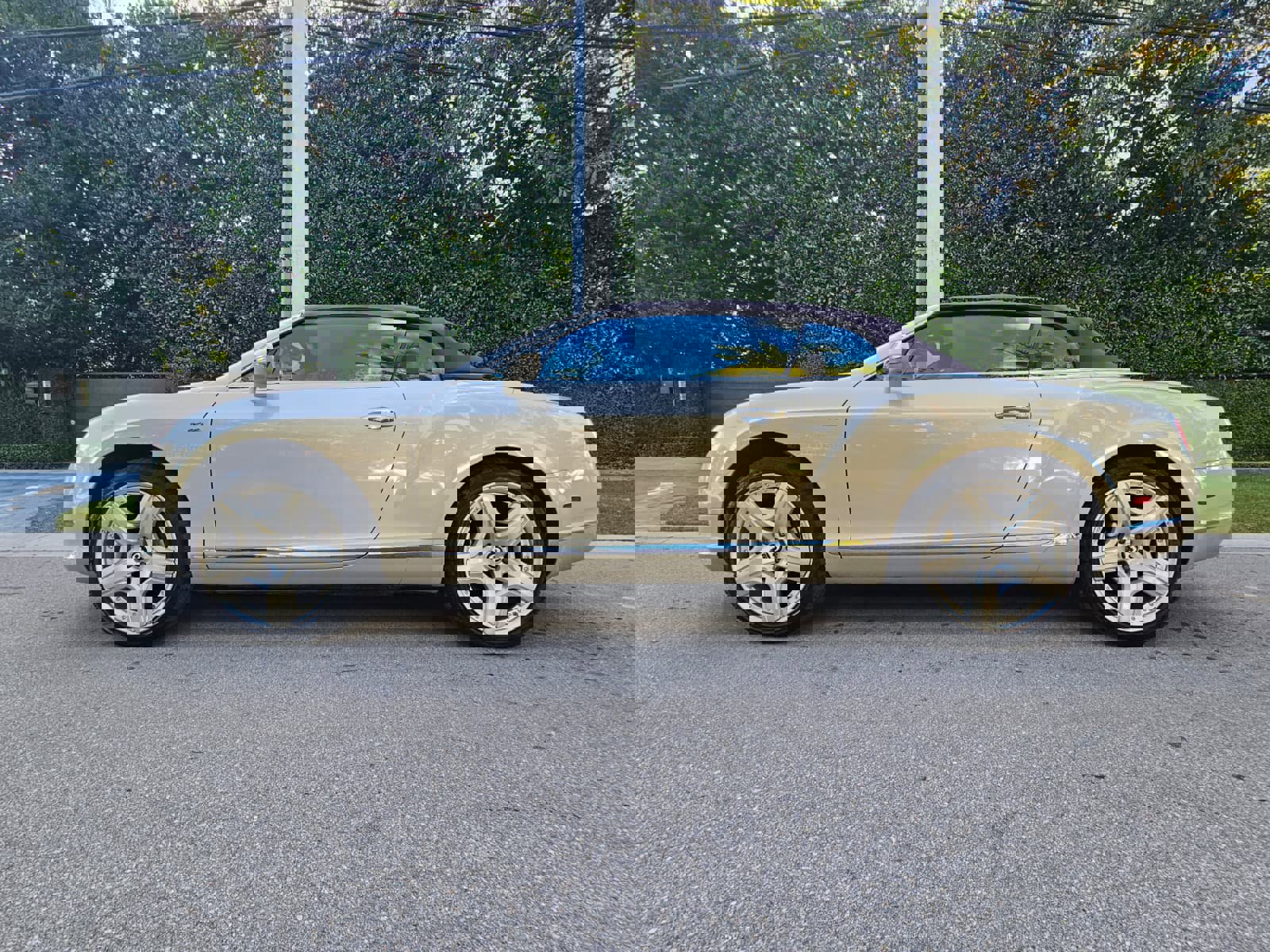 Used 2014 Bentley Continental GT image 2