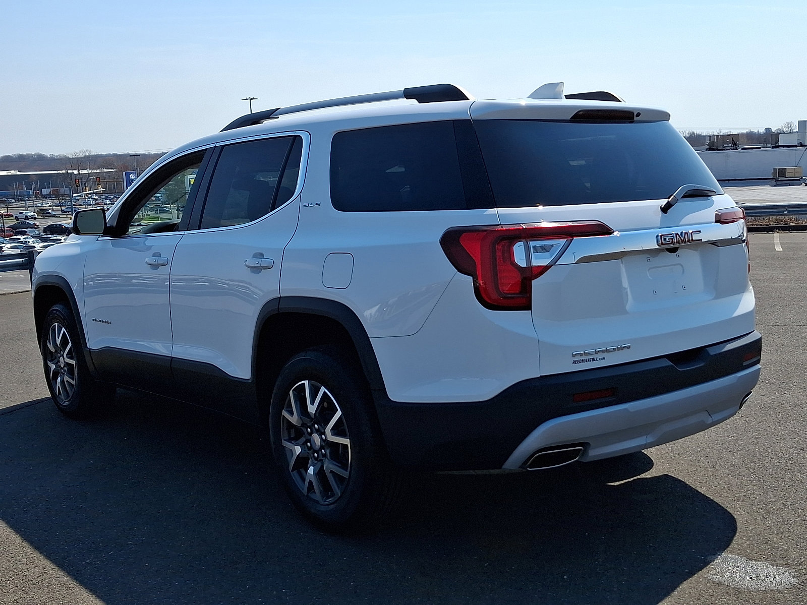 Certified 2023 GMC Acadia SLE w/ Driver Convenience Package image 4