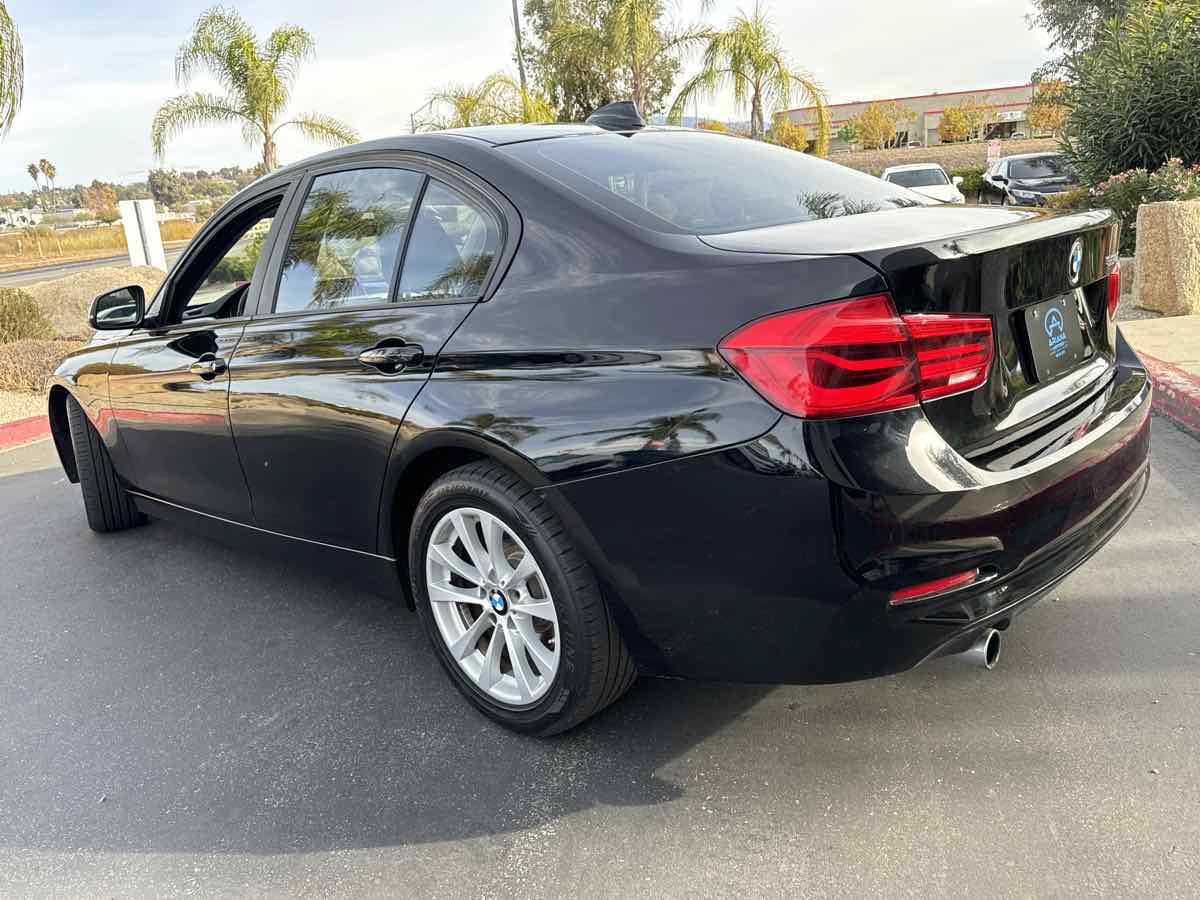 Used 2018 BMW 320i Sedan RWD image 17