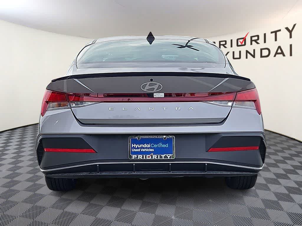 Used 2025 Hyundai Elantra Sport FWD image 5
