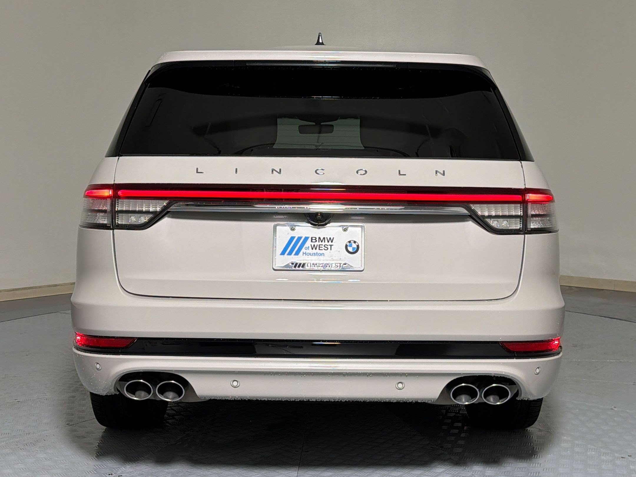 Used 2022 Lincoln Aviator Grand Touring w/ Equipment Group 301A AWD/4WD image 10