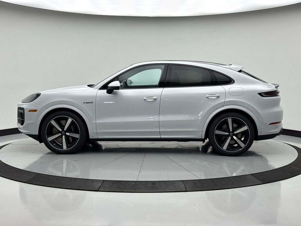 New 2026 Porsche Cayenne Turbo image 2