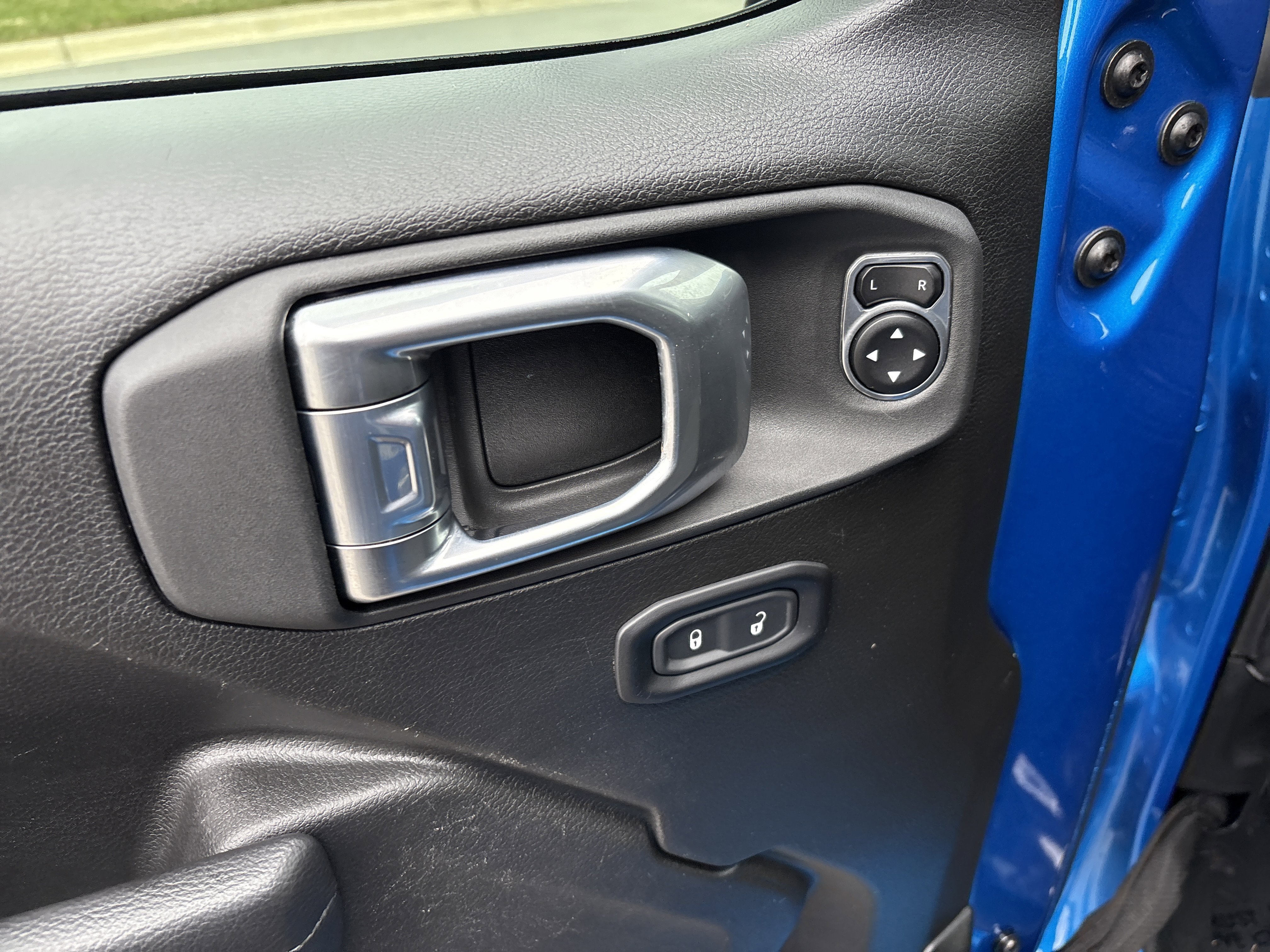 Certified 2025 Jeep Gladiator Nighthawk image 15