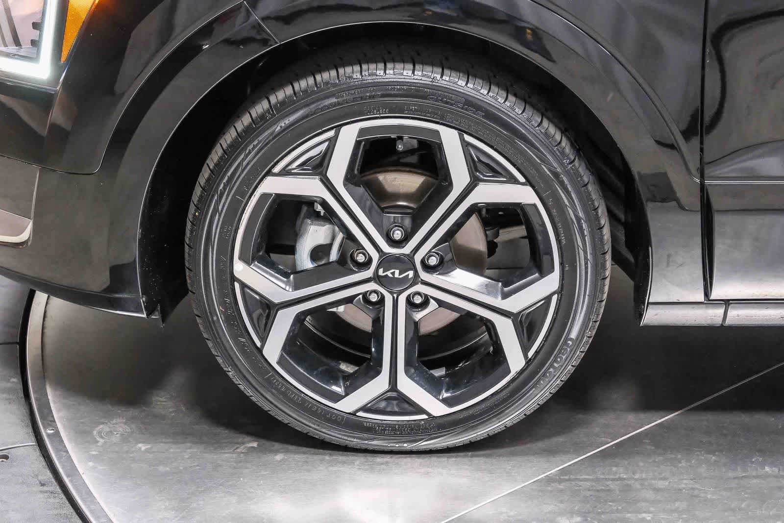 Used 2023 Kia Niro EX Touring FWD image 10