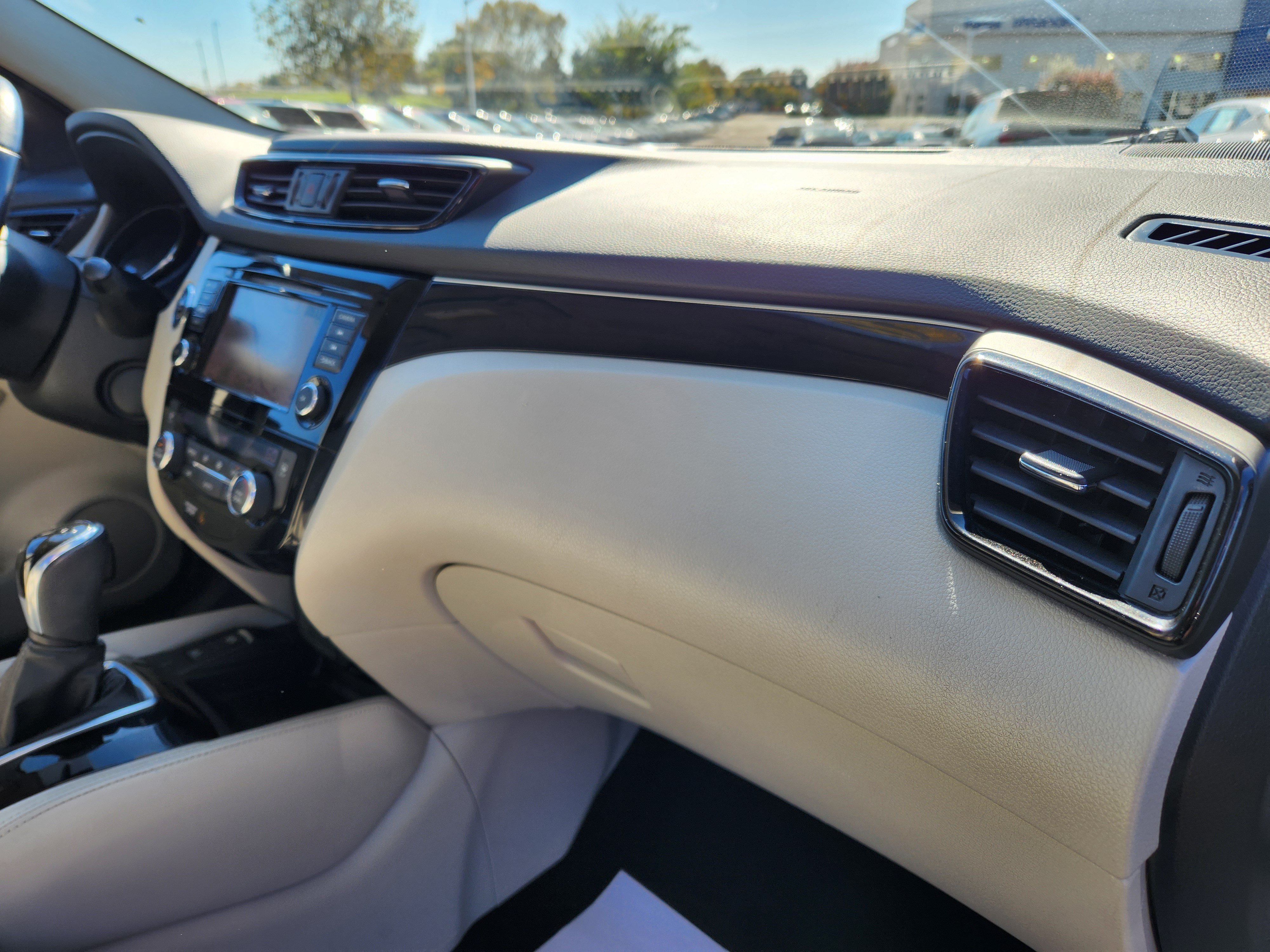 Used 2019 Nissan Rogue Sport SL AWD/4WD image 17