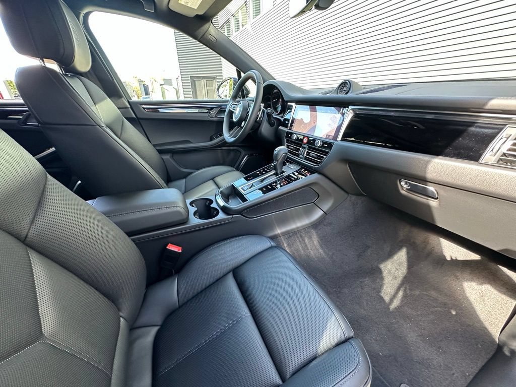 Certified 2026 Porsche Macan S AWD/4WD image 41