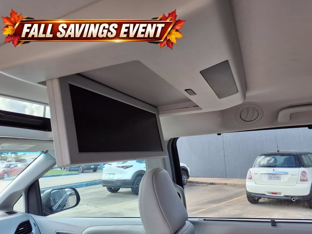 Used 2017 Toyota Sienna XLE Premium FWD image 14