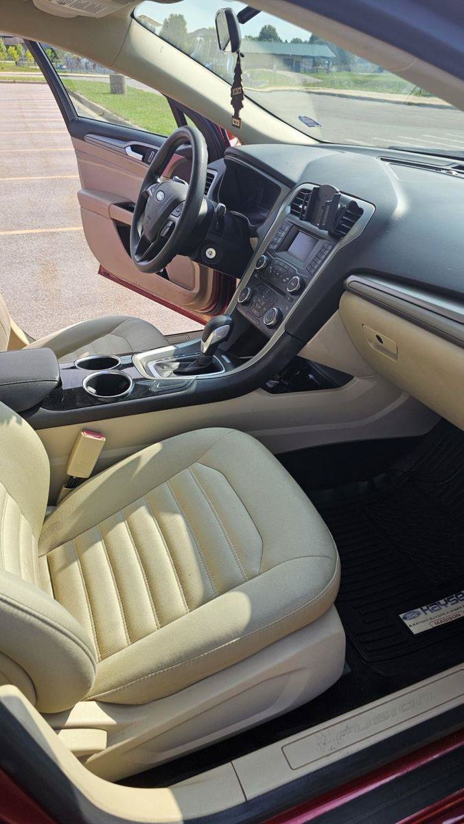 Used 2013 Ford Fusion SE FWD image 21