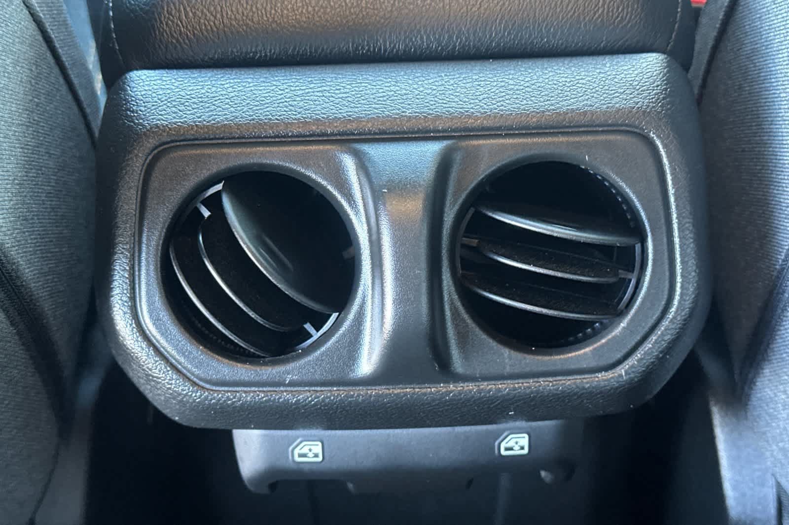 Used 2024 Jeep Wrangler Unlimited AWD/4WD image 15