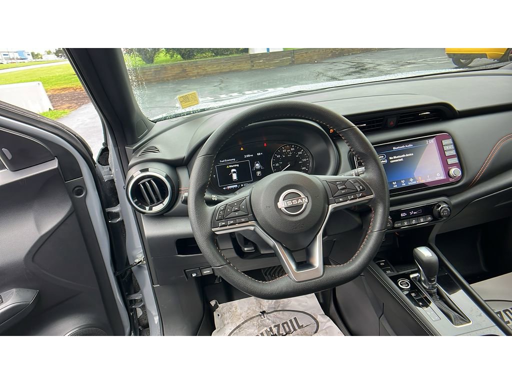 Used 2023 Nissan Kicks SR image 9