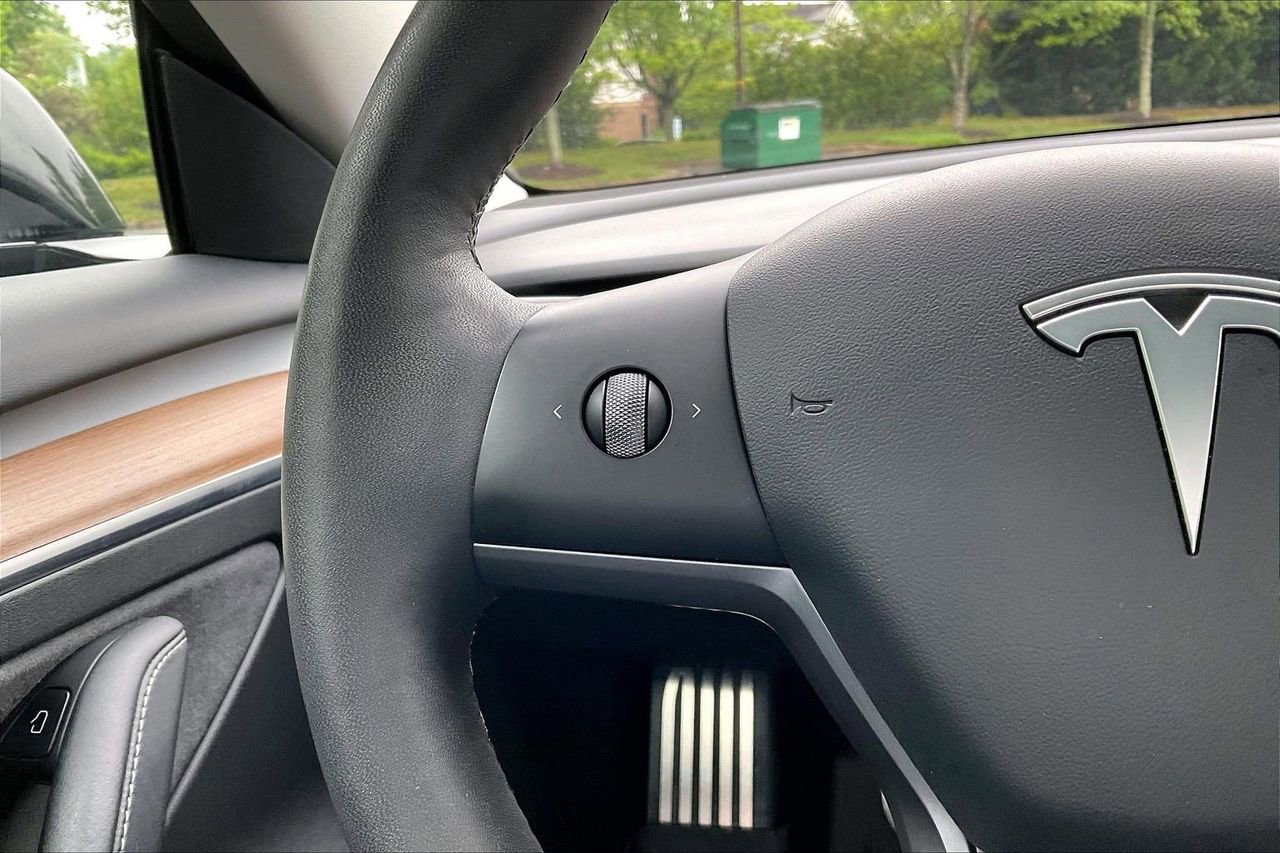 Used 2022 Tesla Model 3 Long Range AWD/4WD image 31