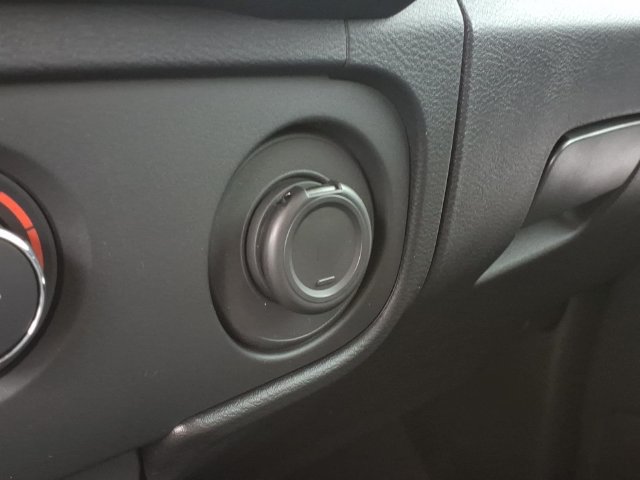 Certified 2025 Nissan Frontier SV AWD/4WD image 16
