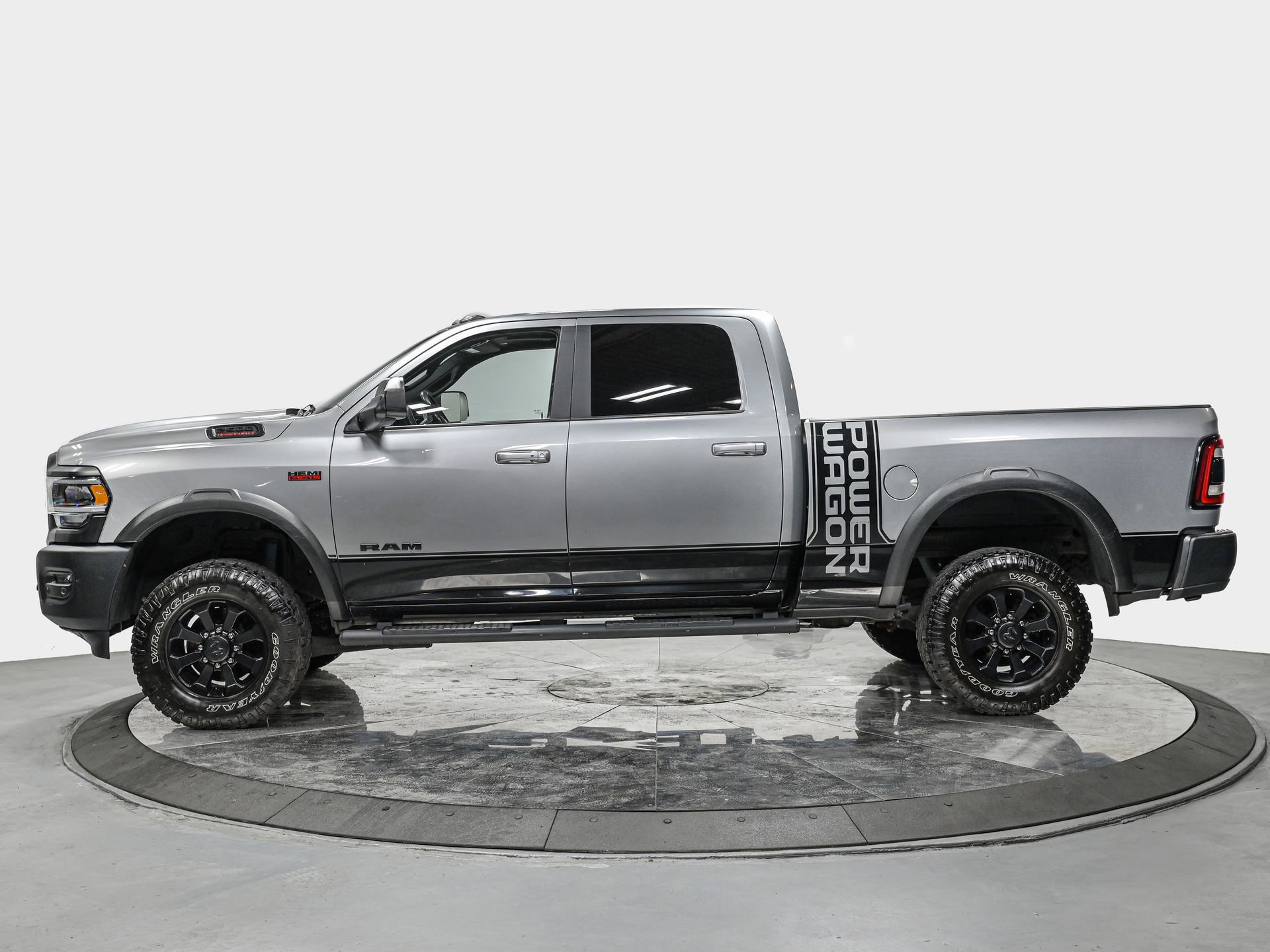Used 2019 RAM 2500 Power Wagon image 2