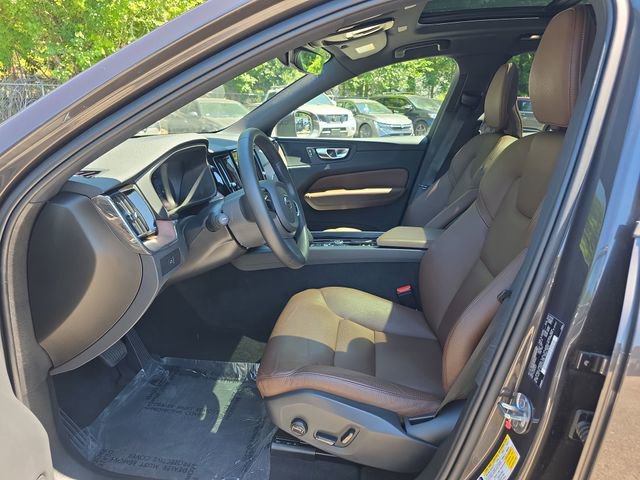 Used 2023 Volvo XC60 B5 Plus w/ Protection Package Premier FWD image 23