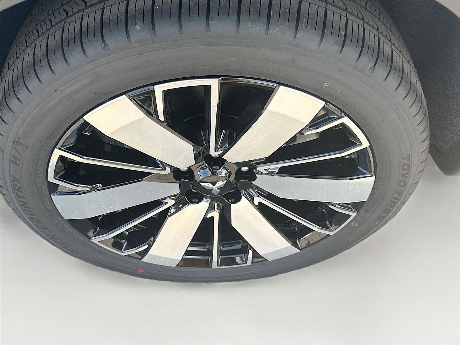 New 2025 Mitsubishi Outlander SEL image 32