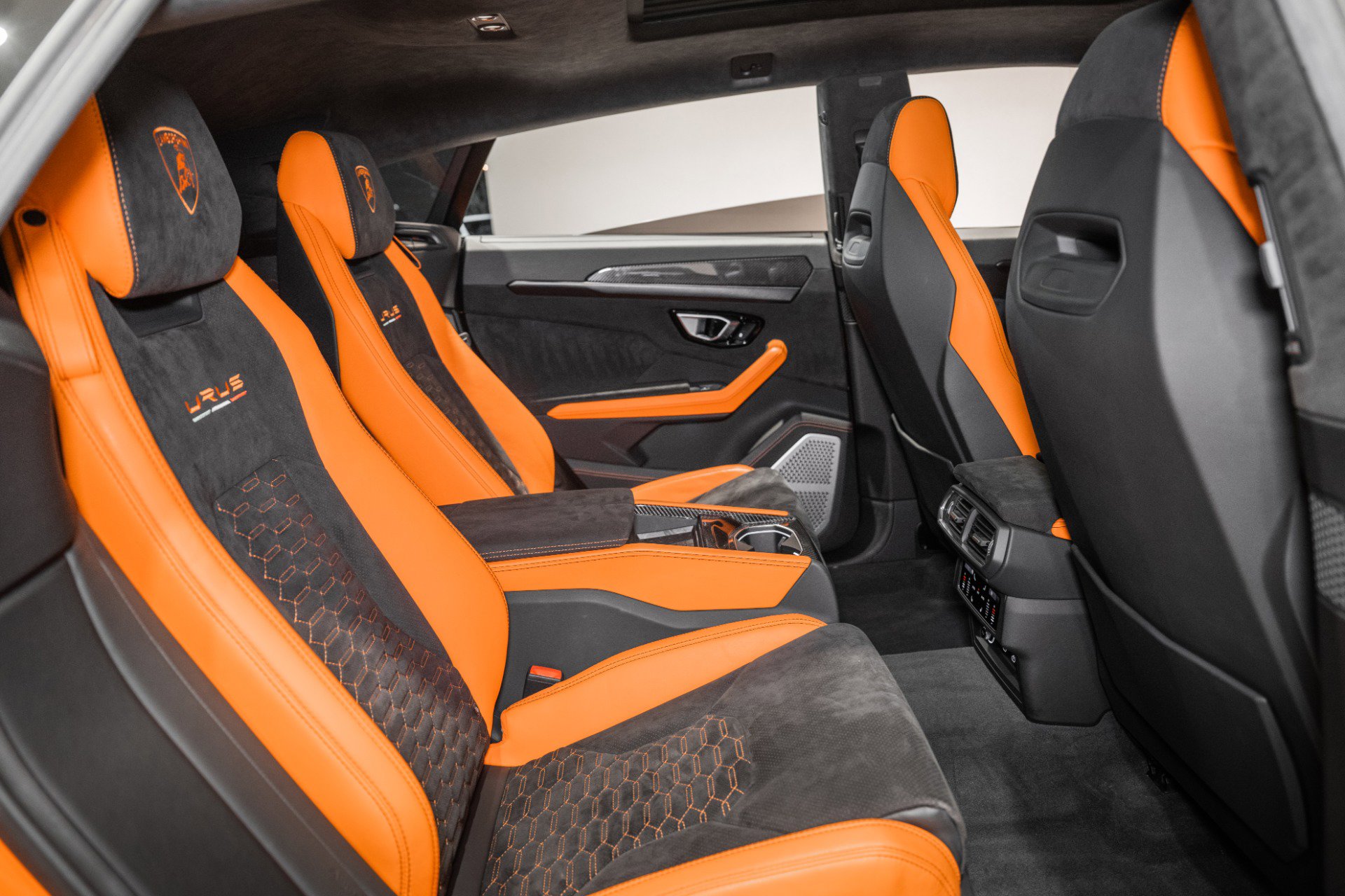 Used 2022 Lamborghini Urus image 22