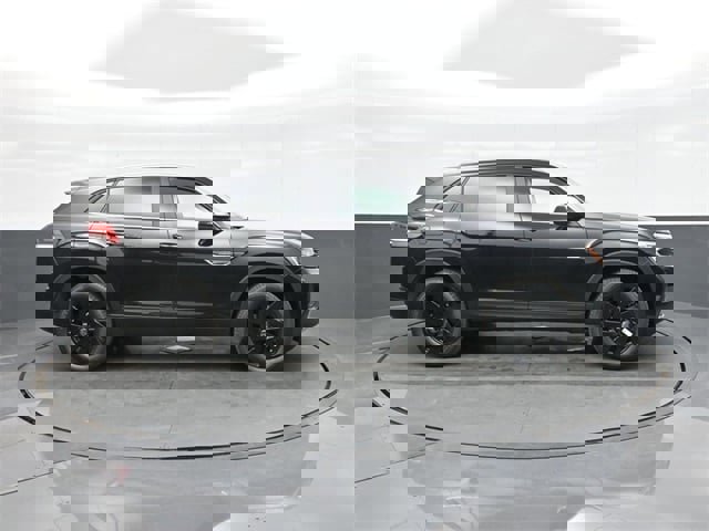 New 2026 Volkswagen Atlas Cross Sport SE image 8