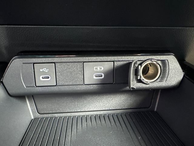 New 2026 Toyota Prius Plug-In Hybrid FWD image 31