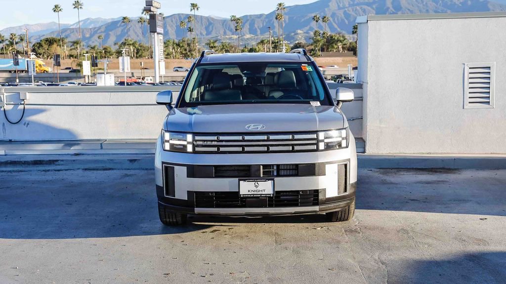 Used 2025 Hyundai Santa Fe SEL image 3
