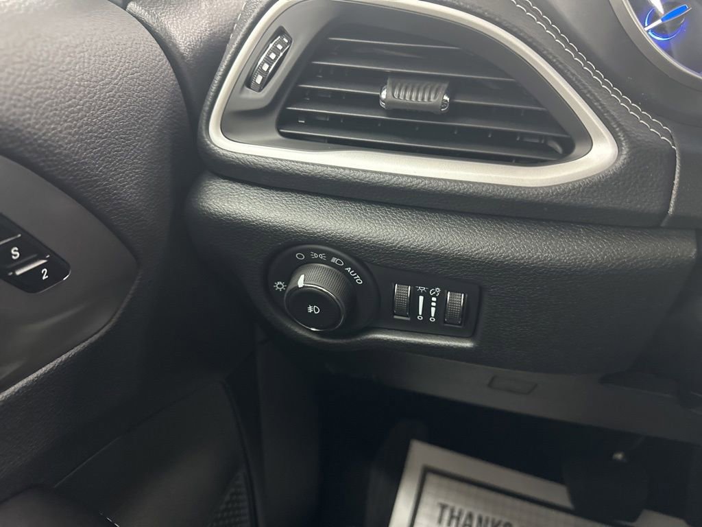 New 2026 Chrysler Pacifica Select image 35