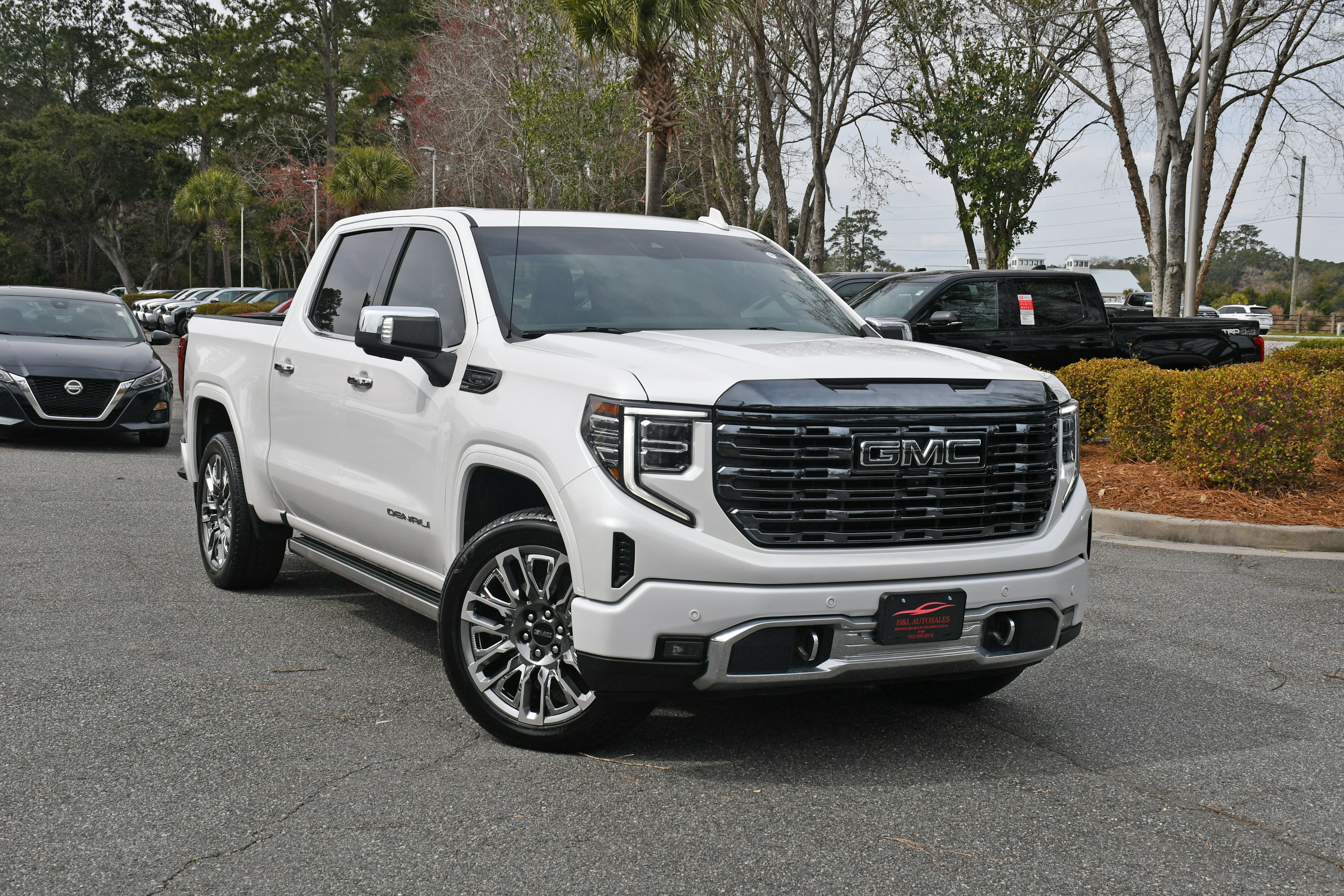 Used 2024 GMC Sierra 1500 Denali Ultimate AWD/4WD image 6