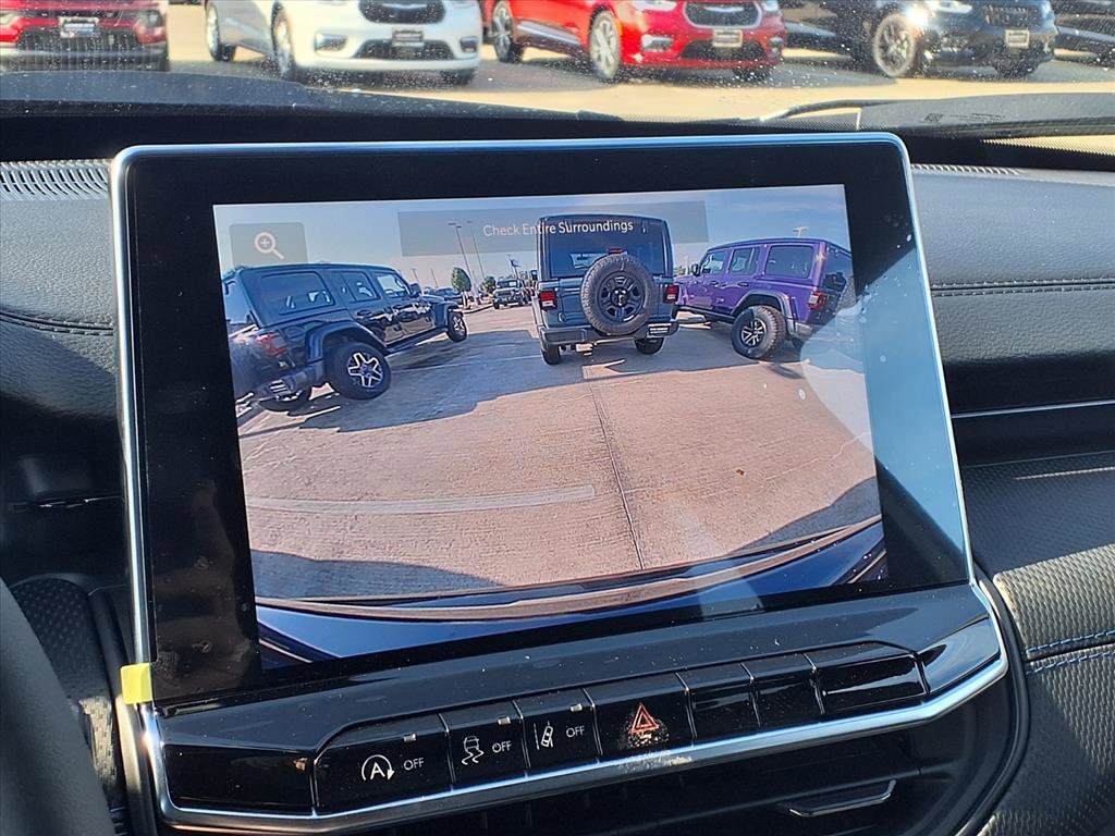 New 2026 Jeep Compass Altitude image 14