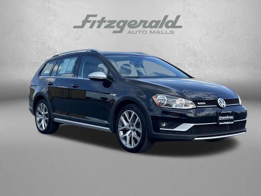 Used 2017 Volkswagen Golf Alltrack SEL image 1