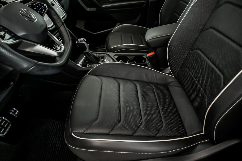 Certified 2024 Volkswagen Tiguan SEL R-Line image 11